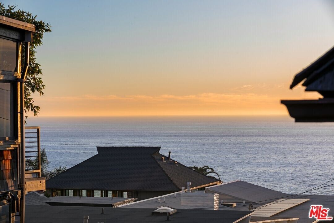 31671 Seacove Dr, Unit C in Laguna Beach, CA - Building Photo