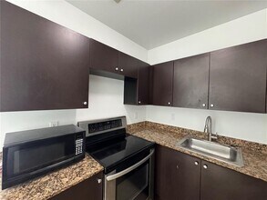 529 NE 62nd St in Miami, FL - Foto de edificio - Building Photo
