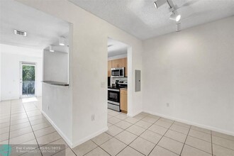 533 NE 3rd Ave in Fort Lauderdale, FL - Building Photo - Building Photo