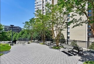 5500 Friendship Blvd, Unit 2329N in Chevy Chase, MD - Foto de edificio - Building Photo