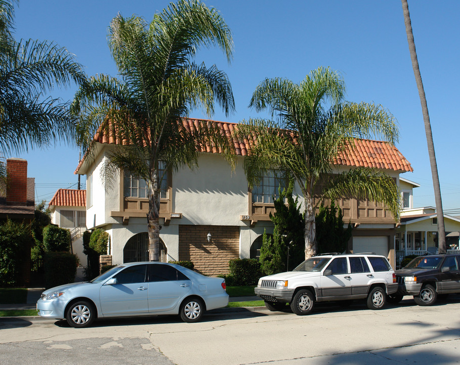 139 6th St in Seal Beach, CA - Building Photo