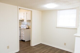 5206 Sunbeam Ave-Unit -Unit B in Chattanooga, TN - Building Photo - Building Photo