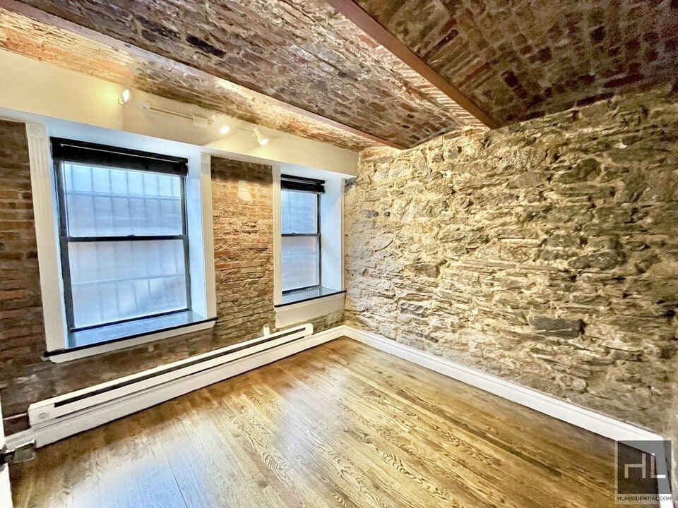 East 18th Street in New York, NY - Building Photo