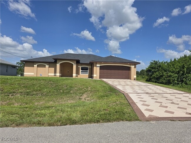 1816 Tomaso Ave in Lehigh Acres, FL - Building Photo - Building Photo
