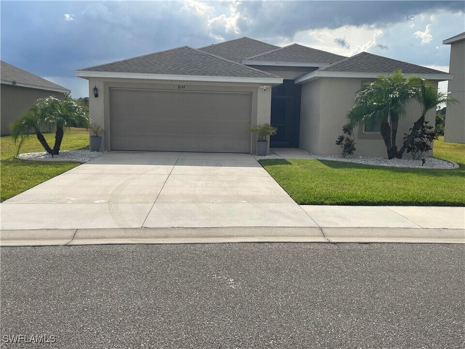 8149 Gopher Tortoise Trail in Lehigh Acres, FL - Building Photo