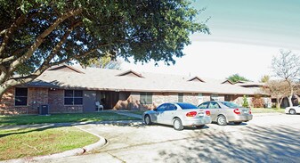 511 South Main Street in Mansfield, TX - Building Photo