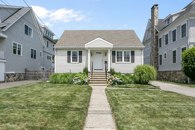 303 Lalley Blvd in Fairfield, CT - Building Photo - Building Photo
