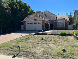 17012 Hartsook St in Los Angeles, CA - Building Photo