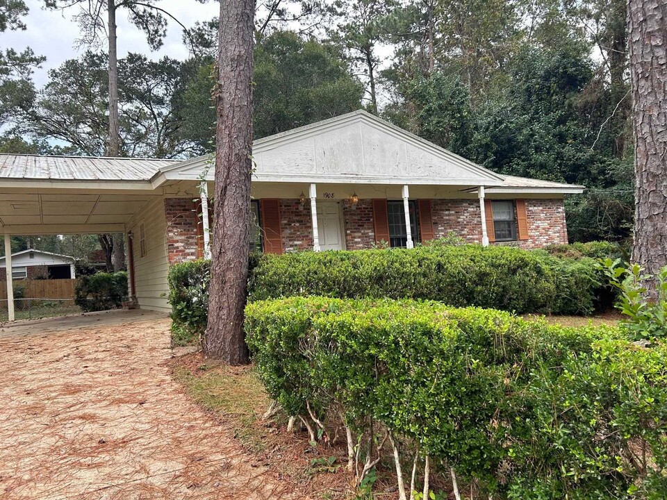 1908 Botany Dr in Tallahassee, FL - Building Photo