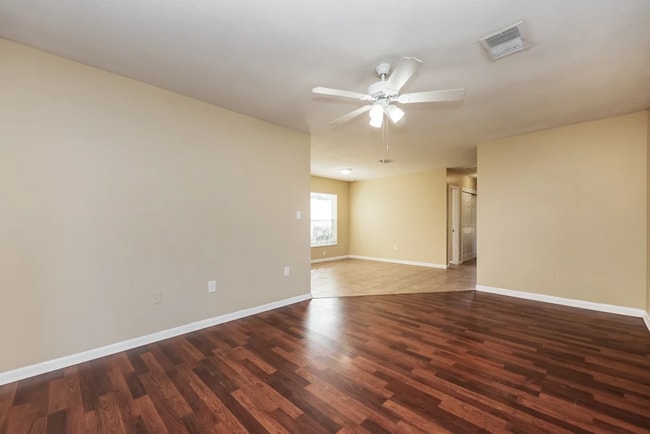 224 Mary Ellen Ave in Seffner, FL - Building Photo - Building Photo