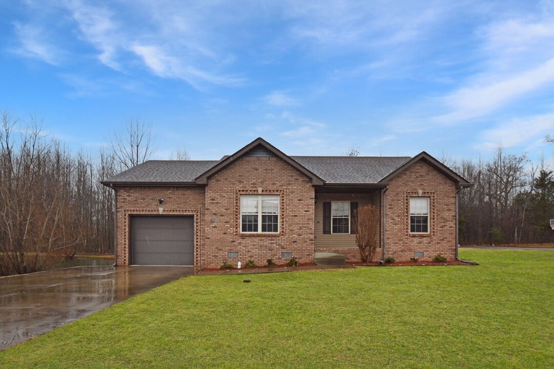 604 Deer Ridge Dr in Clarksville, TN - Building Photo