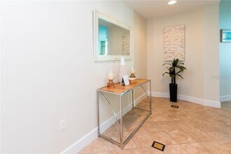 101 S Eola Dr in Orlando, FL - Building Photo - Building Photo