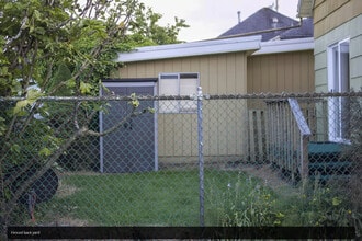 911 1/2 Soule Ave in Hoquiam, WA - Building Photo - Building Photo