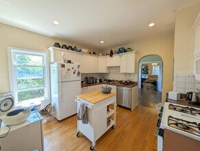 15 Paulina St, Unit 2 in Somerville, MA - Building Photo - Building Photo