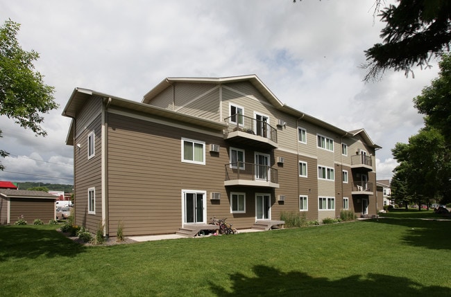 Applewood West and Fairmount Apartments in Duluth, MN - Foto de edificio - Building Photo