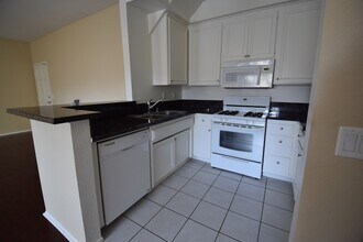 11434 Moorpark St in North Hollywood, CA - Foto de edificio - Building Photo