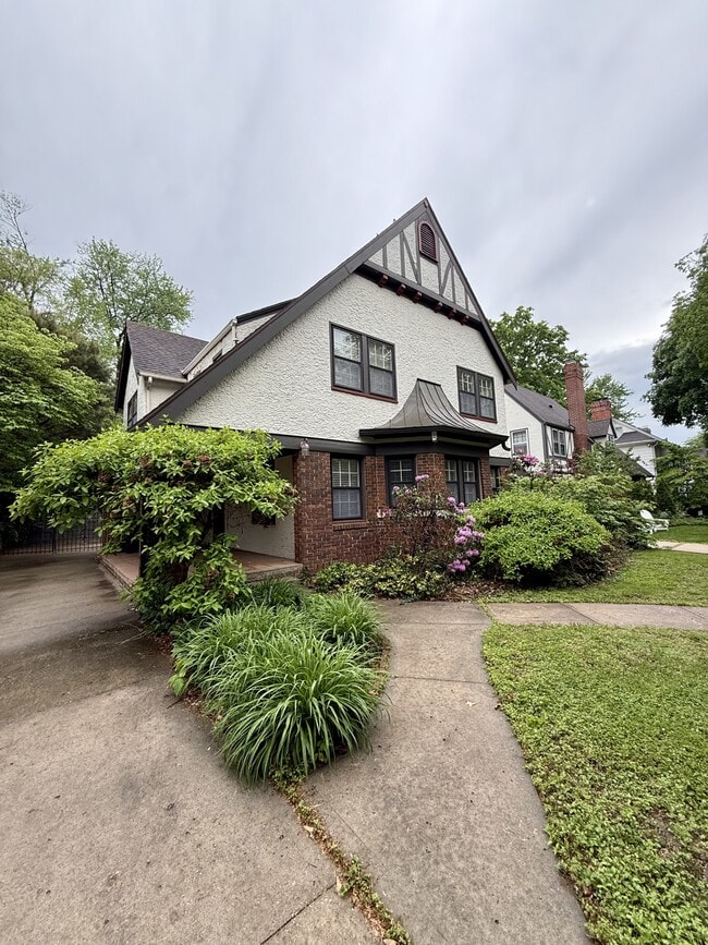 property at 429 W 70th Terrace