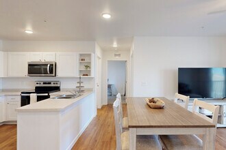 Yellowstone Landing in Belgrade, MT - Foto de edificio - Interior Photo