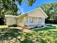 409 North St in San Marcos, TX - Foto de edificio - Building Photo