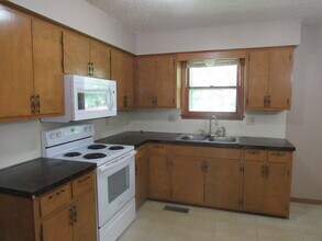 529 S Olive St in Marshfield, MO - Building Photo - Building Photo