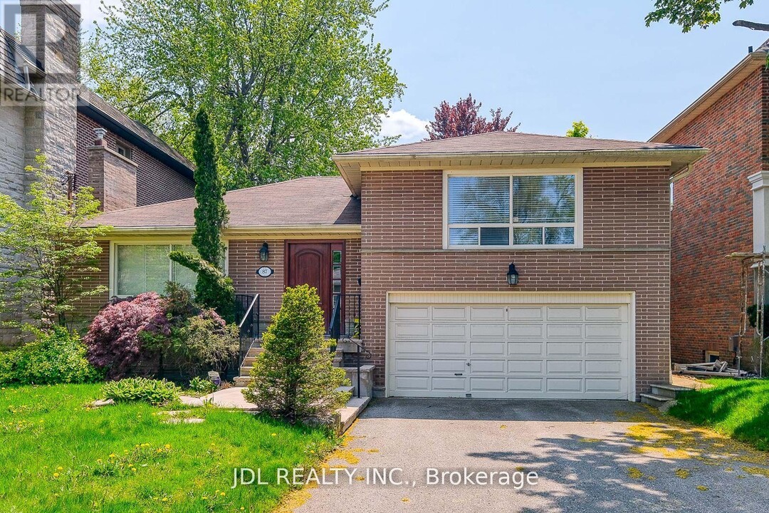 87 Munro Blvd in Toronto, ON - Building Photo