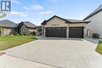 1390 Barkley Ave in Windsor, ON - Building Photo - Building Photo