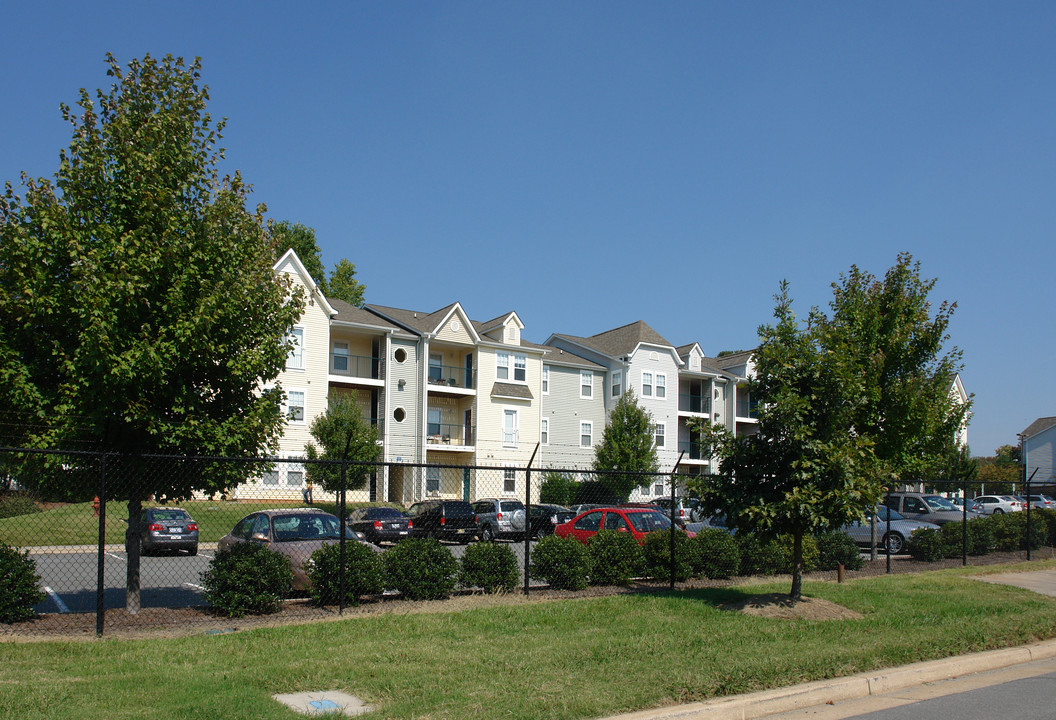 Center Stage Apartments in Winston-Salem, NC - Building Photo