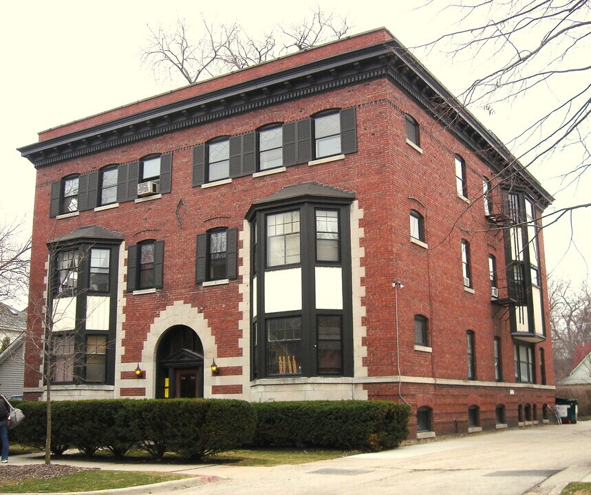 714 Foster St, Unit 2W in Evanston, IL - Building Photo