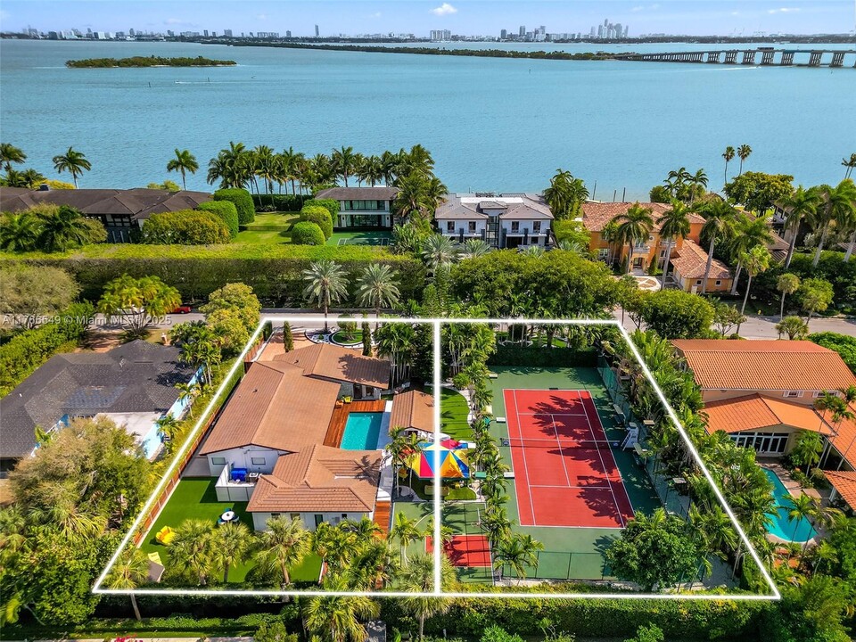 4500 Sabal Palm Rd in Miami, FL - Building Photo