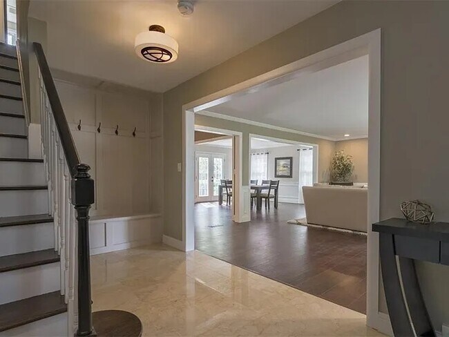 23276 Lyman Blvd in Shaker Heights, OH - Building Photo - Building Photo