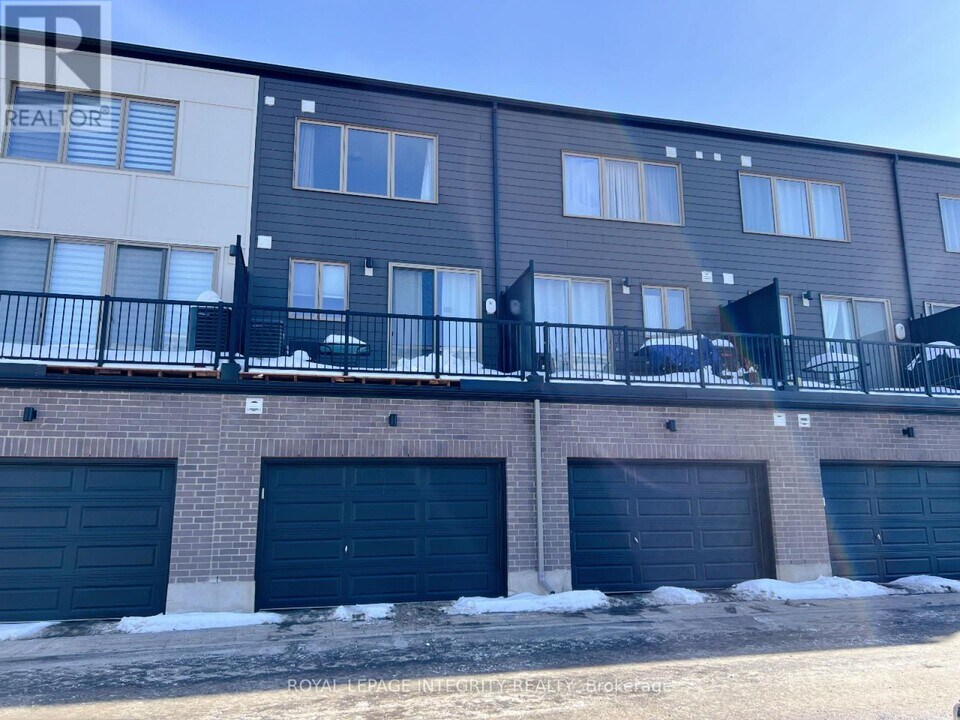 913 Moses Tennisco St in Ottawa, ON - Building Photo