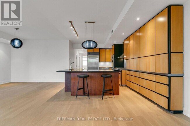 967 Ossington Ave in Toronto, ON - Building Photo - Building Photo