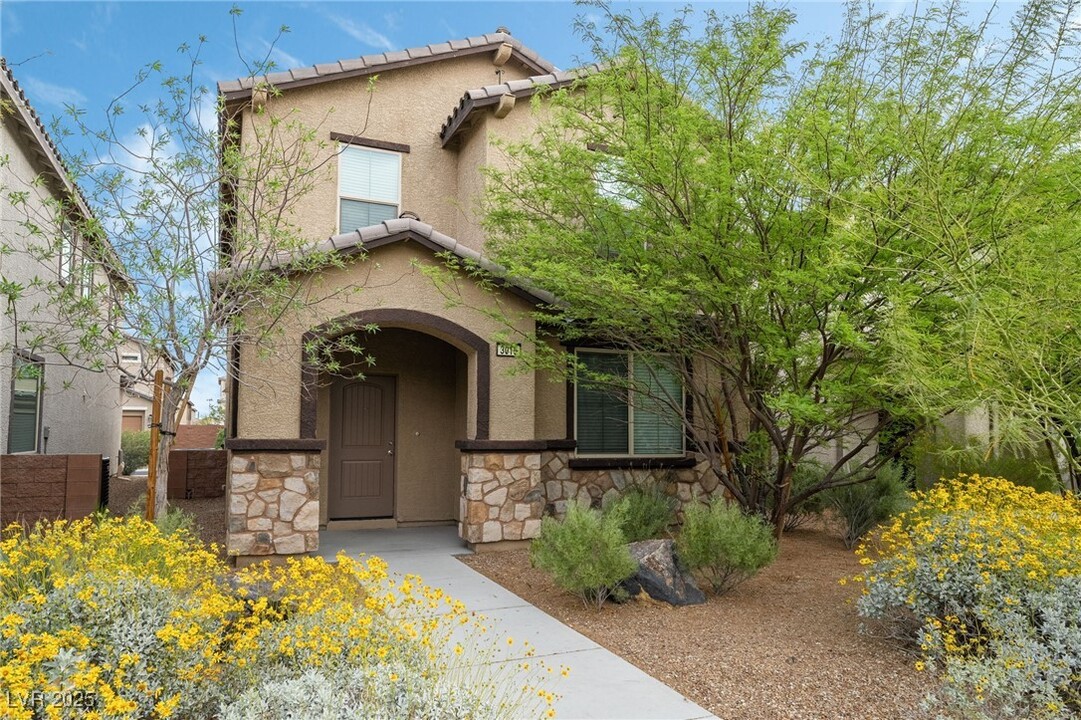 3016 Via Contessa in Henderson, NV - Building Photo