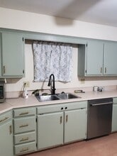 3608 Kirkfield Dr in Fort Wayne, IN - Foto de edificio - Building Photo