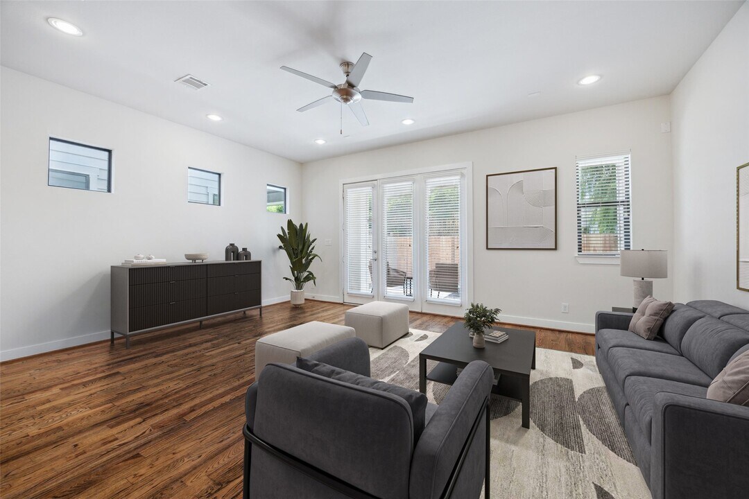 4409 Schuler St in Houston, TX - Building Photo