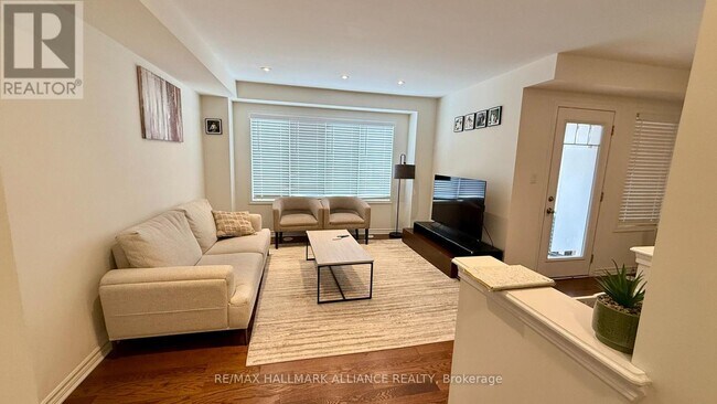 1000 Asleton Blvd in Milton, ON - Building Photo - Building Photo