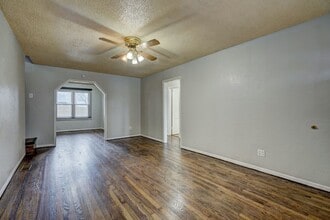 547 SW 49th St in Oklahoma City, OK - Building Photo - Building Photo