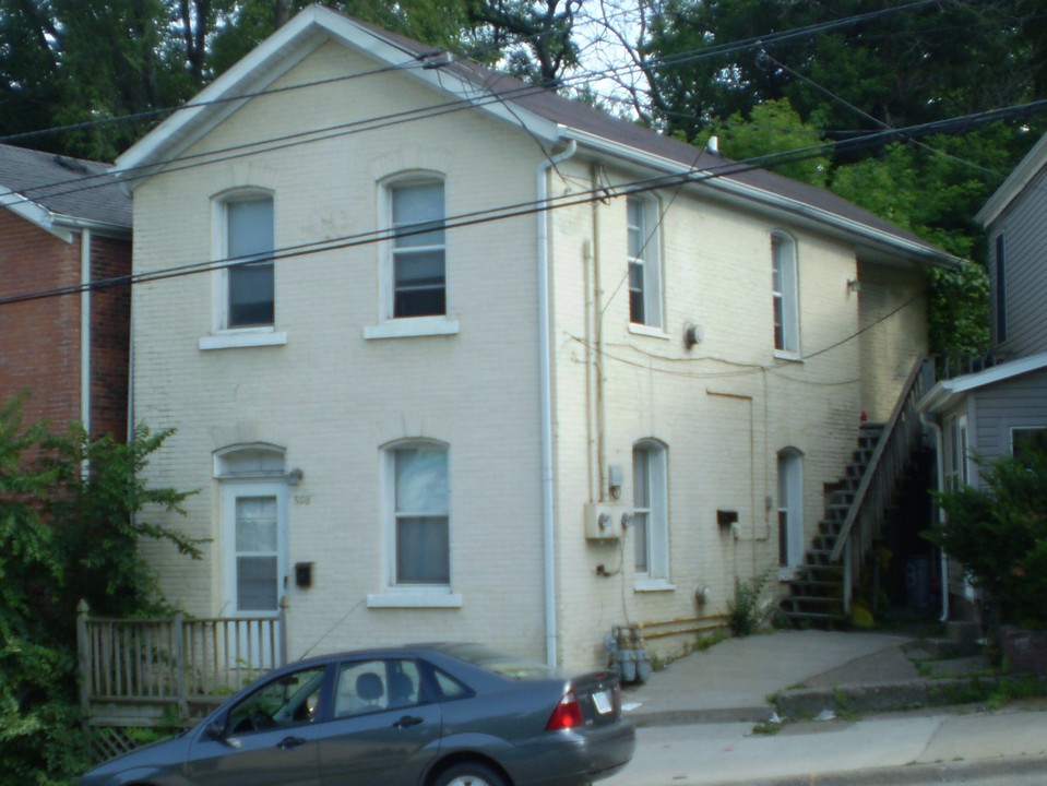 598 University Ave in Dubuque, IA - Building Photo