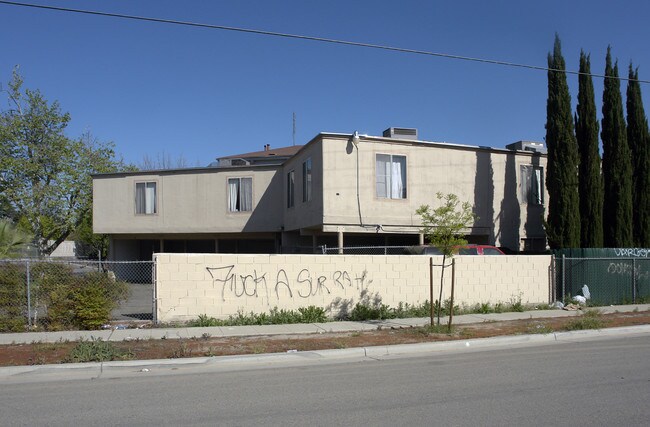 244 N Roosevelt Ave in Fresno, CA - Foto de edificio - Building Photo