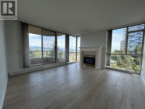 4689 Hazel St in Burnaby, BC - Building Photo - Building Photo