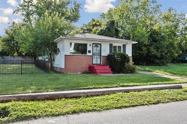property at 3713 E 144th St