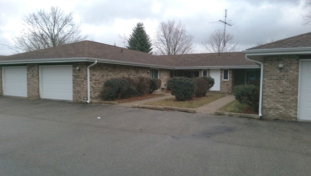 395 Barbara Ct in Marengo, IL - Building Photo