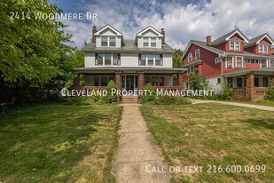 2414 Woodmere Dr in Cleveland Heights, OH - Building Photo
