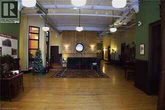 200 Stinson St in Hamilton, ON - Building Photo - Building Photo