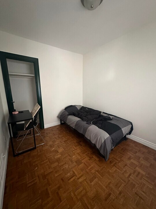 37 Clissold Rd in Toronto, ON - Building Photo