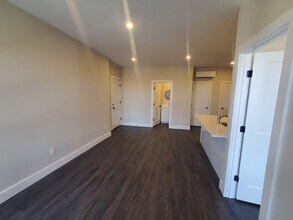 64 Tolman St, Unit 1 in Boston, MA - Building Photo - Building Photo