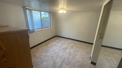 2342 E 13th St in Des Moines, IA - Foto de edificio - Building Photo