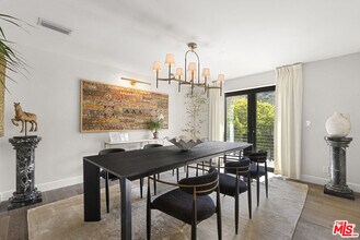 1739 San Ysidro Dr in Beverly Hills, CA - Building Photo - Building Photo