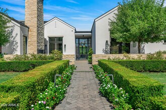 6238 E Calle Rosa in Scottsdale, AZ - Building Photo - Building Photo