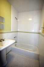 5656 Franklin Ave, Unit 5656 in Los Angeles, CA - Building Photo - Building Photo